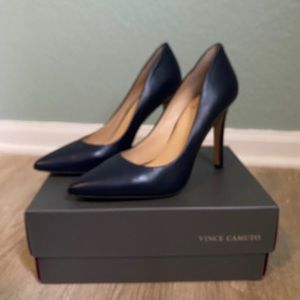 Vince Camuto cresida pumps - navy